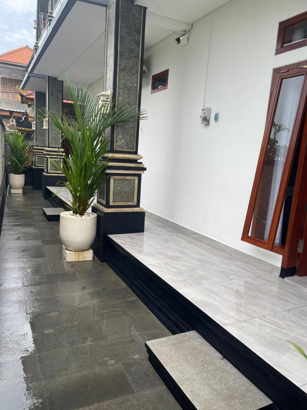 Shin In Bali Hotel Кута Екстериор снимка