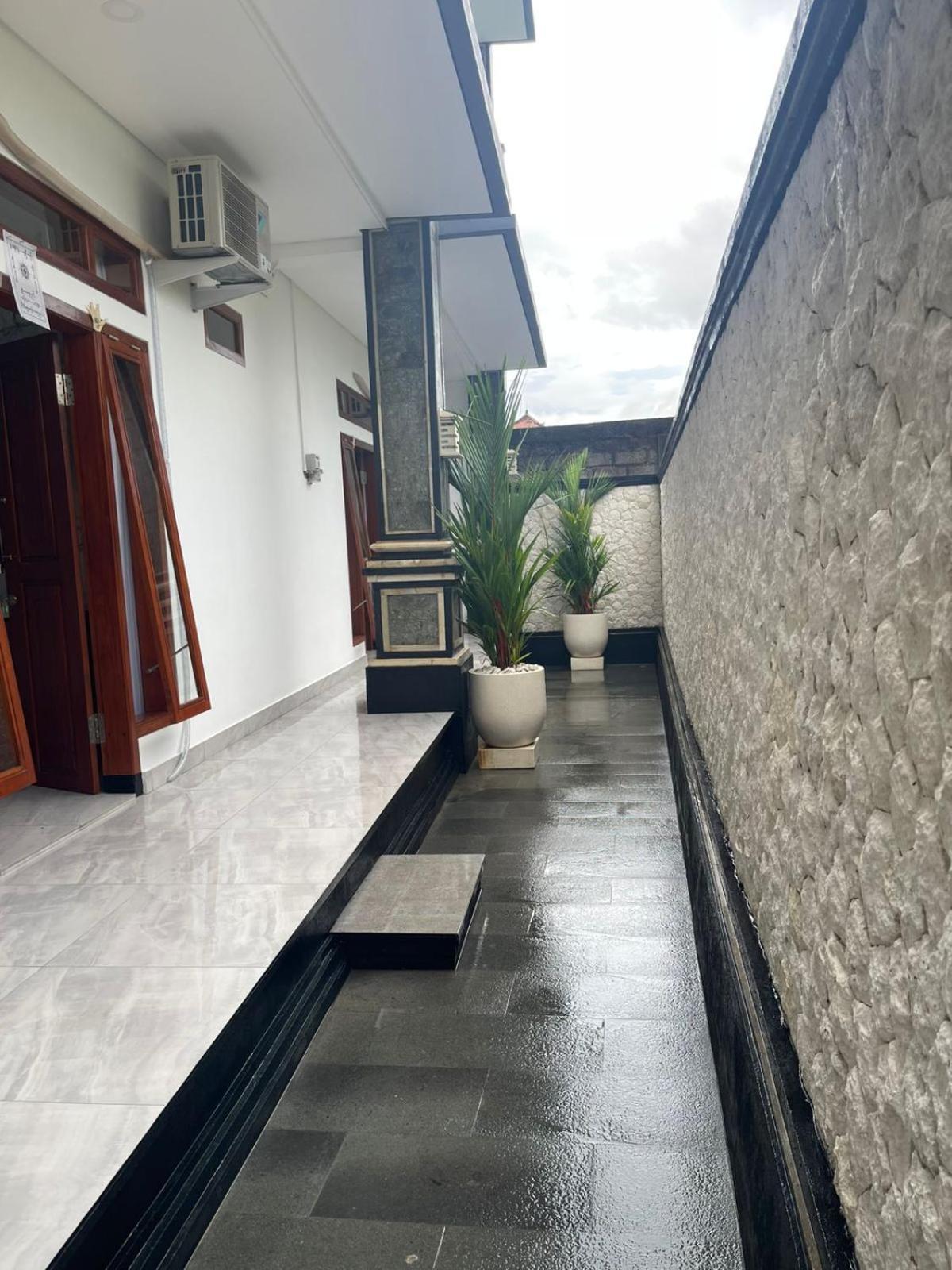 Shin In Bali Hotel Кута Екстериор снимка